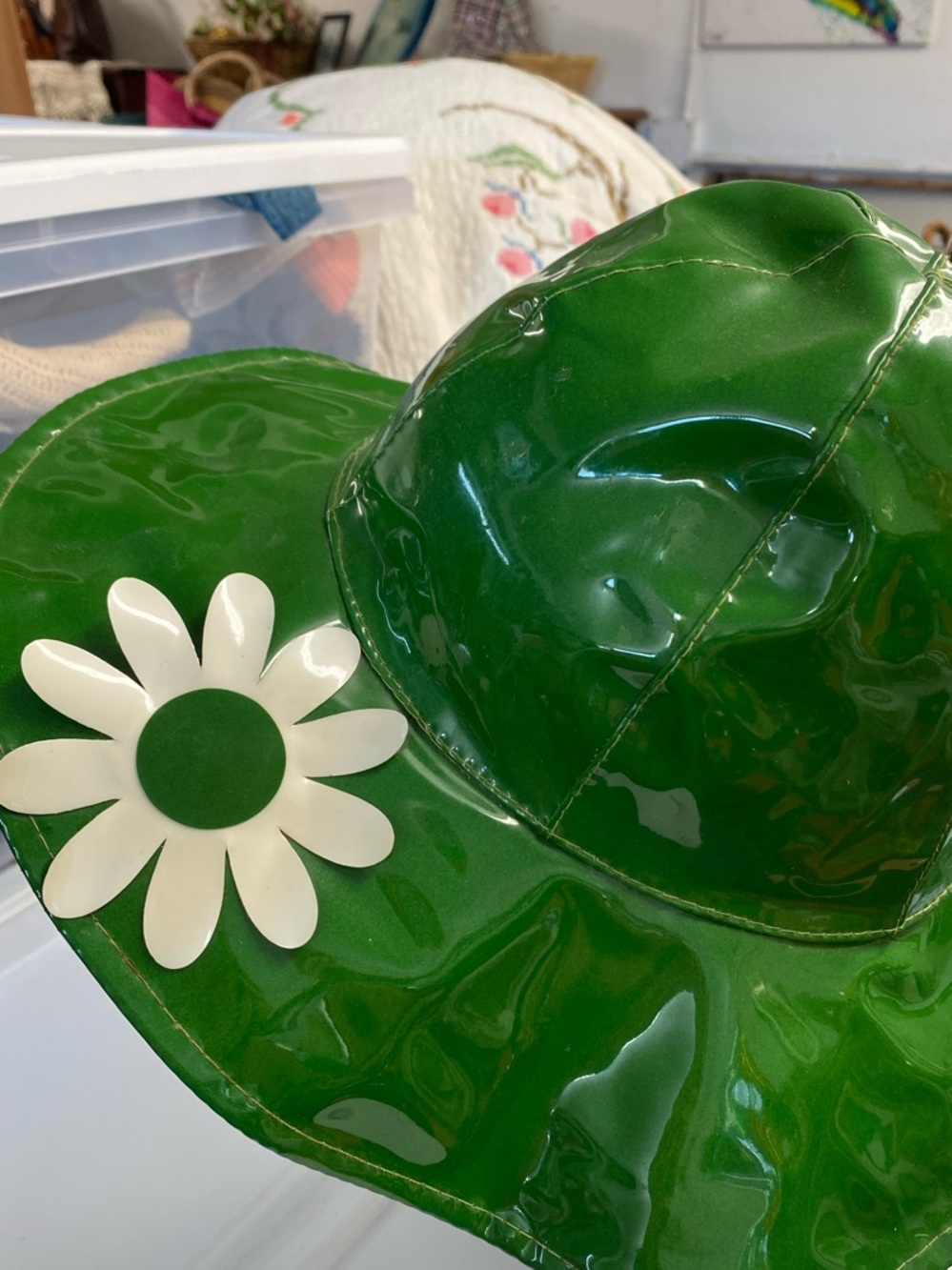 Vintage 1960ds- mod style / Green Patent Daisy Hat -flower power era
